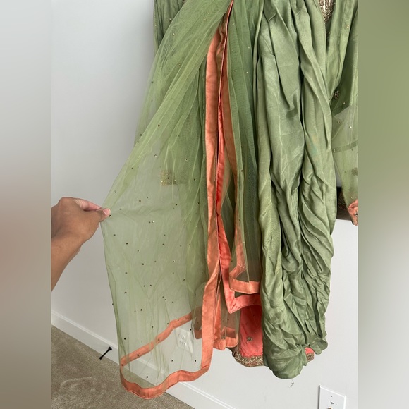 Fancy Pakistani Shalwar Kameez - Picture 3 of 4